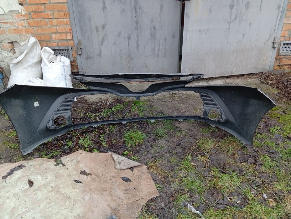 Передній бампер TOYOTA CAMRY VIII XV70