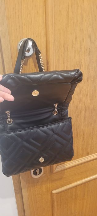 Mala Parfois em preto