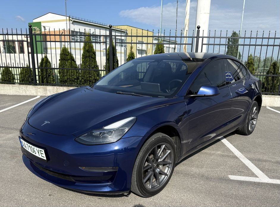 Tesla model 3 2023 залізо фосфат