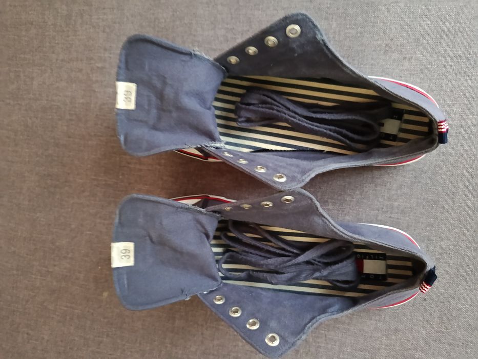 Продам кеди Tommy Hilfiger