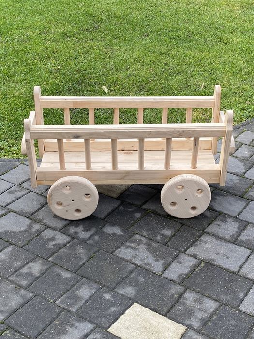 Декоративний деревʼяний вузик для квітів