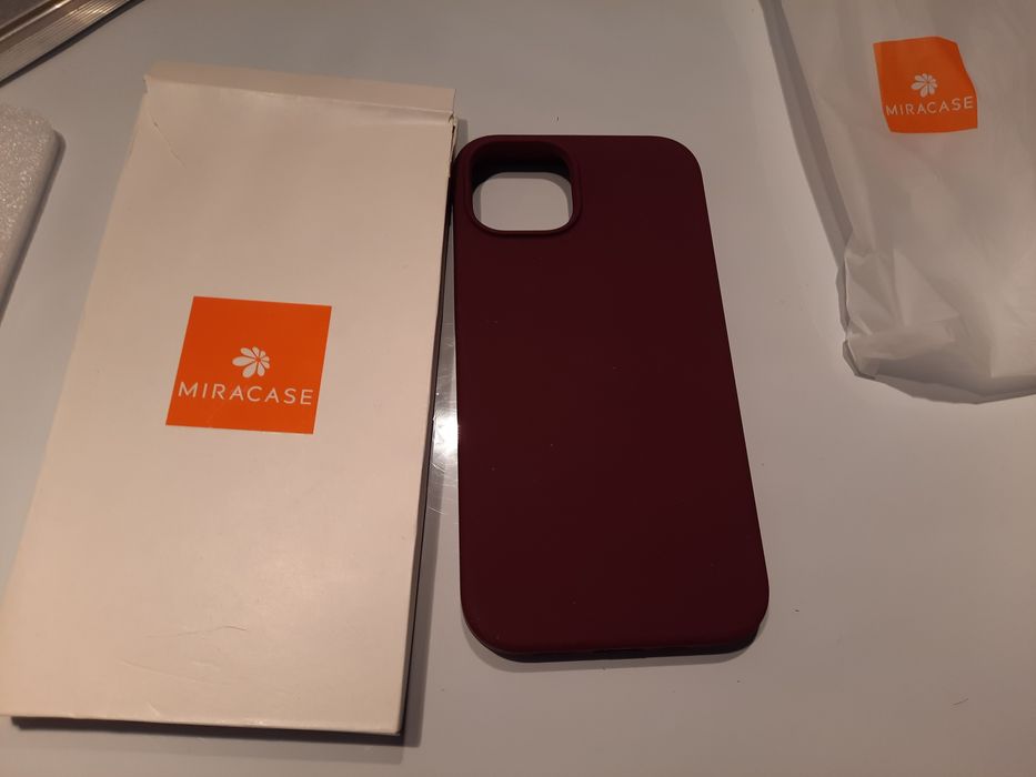 Etui na IPhone 13 / 14/ 15  silikonowy z mikrofibrą marka  Miracase no