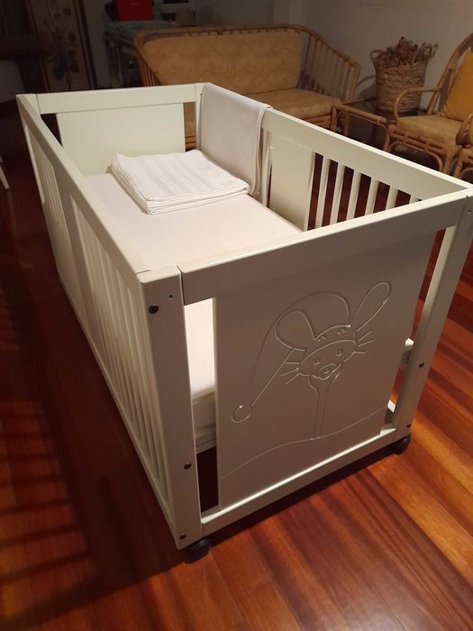 Cama de berço da Chico regulável