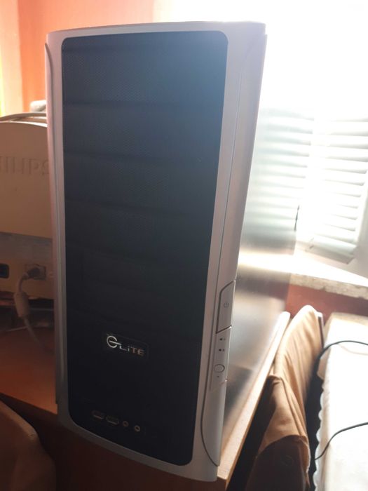 Komputer Wielozadaniowy+TV 22 LCD