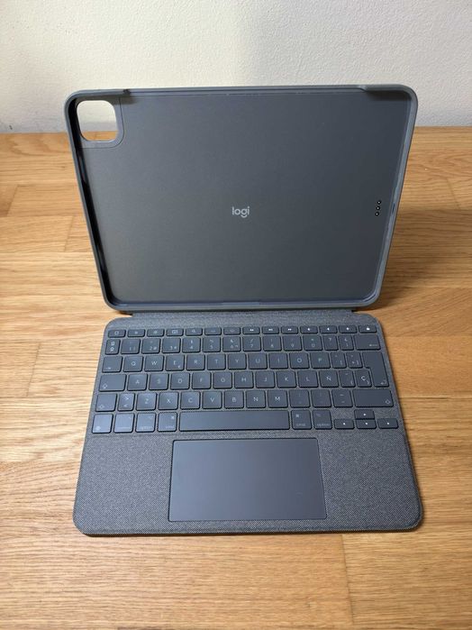 Logitech Combo Touch iPad Pro 11” – Teclado + Trackpad