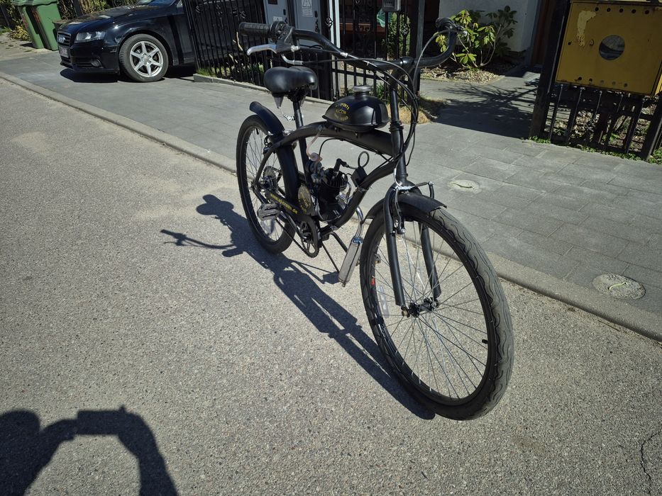 Rower z silnikiem spalinowym 50cc – cruiser mały przebieg