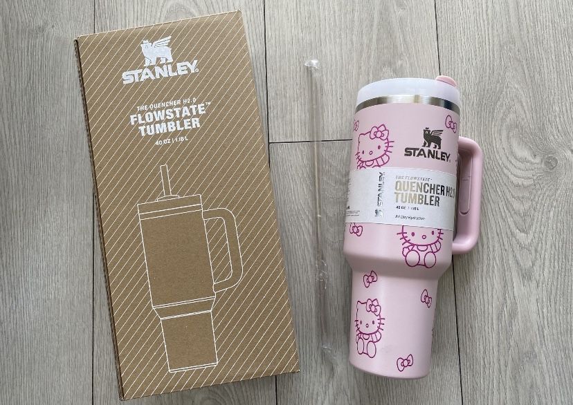 Stanley - Oryginalny Kubek termiczny Quencher H2.0 FlowState Tumbler (1.18L)  w kolorze Różowym