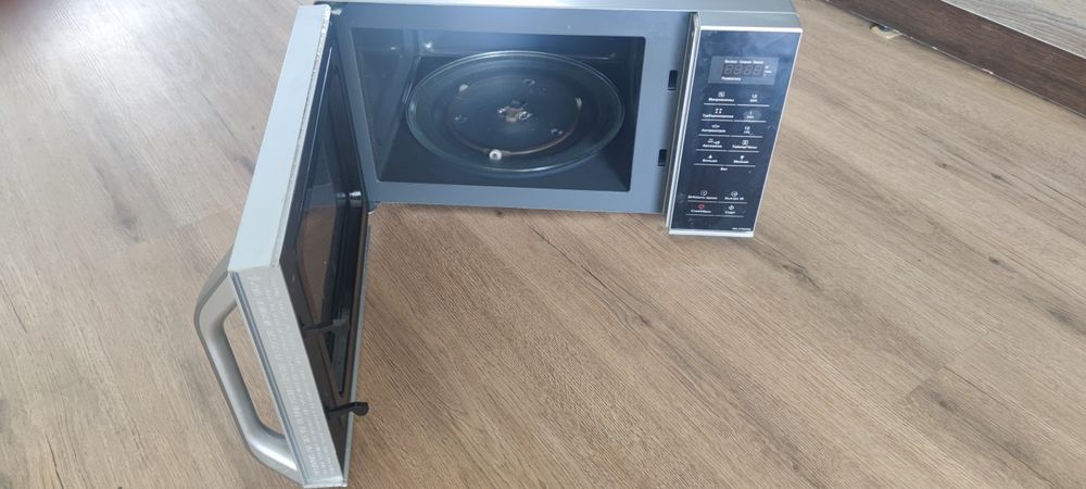 Піч Мікрохвильова Panasonik NNST34HM робочая гарный стан в упаковці