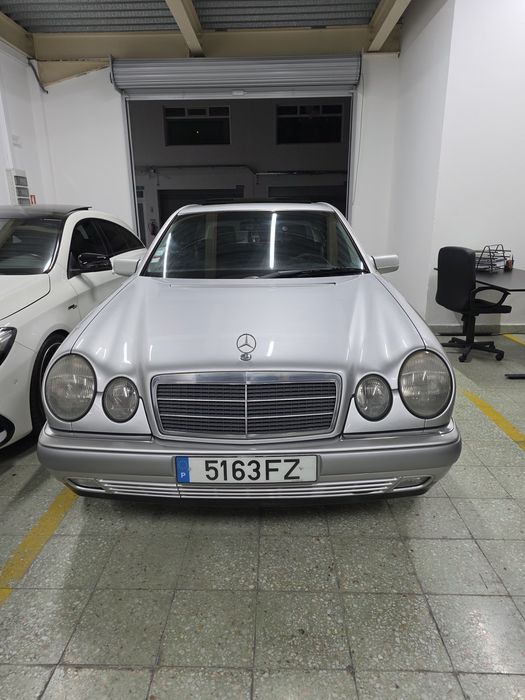 Mercedes-Benz E 300