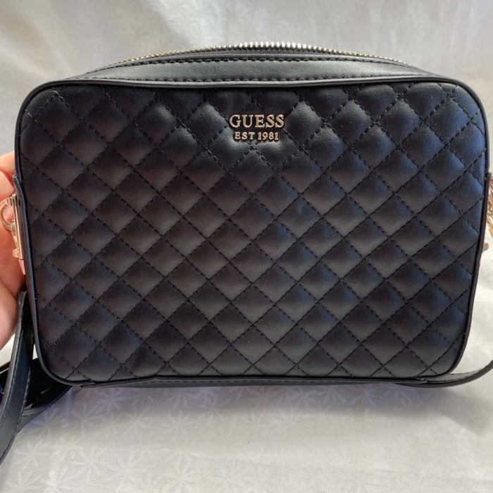 Жіноча сумка Guess чорного кольору