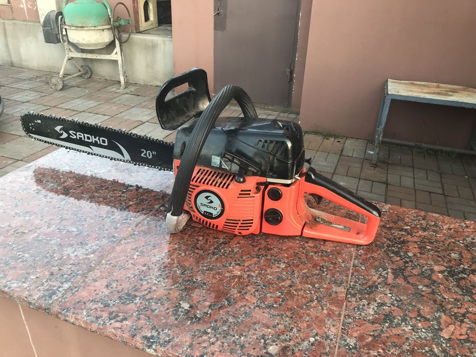 Бензопила Sadko 560e