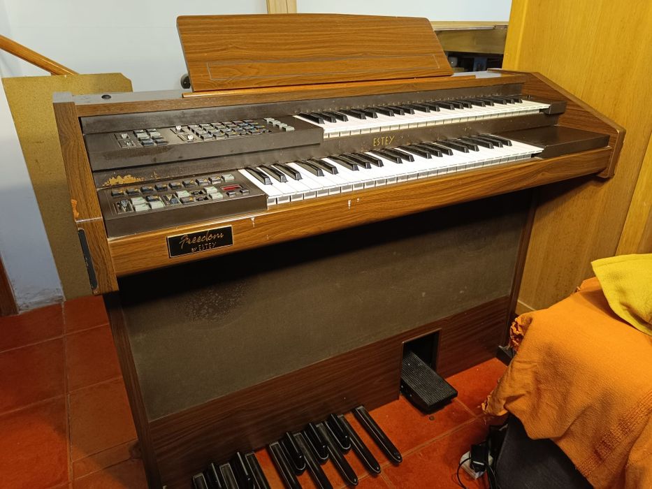 Órgão/Piano elétrico vintage