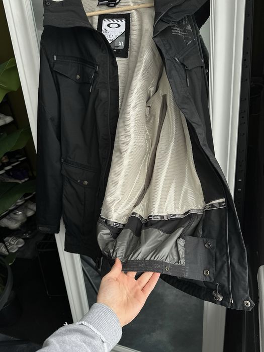 Оригінал! Oakley гірськолижна куртка утеплена Розмір XL ідеал! Є юбка!