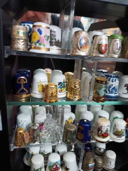 DEDAIS em PORCELANA com Expositor