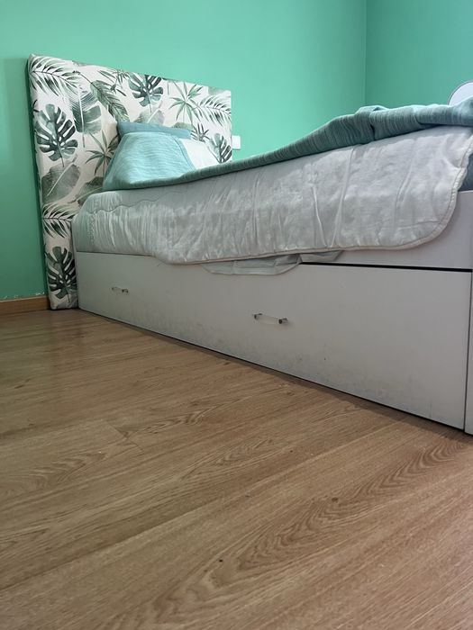 Cama solteiro completa + colchão + cabeceira + decoração