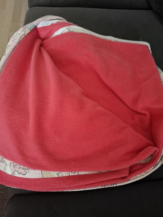 Dwa komplety pościeli plus kołdra
