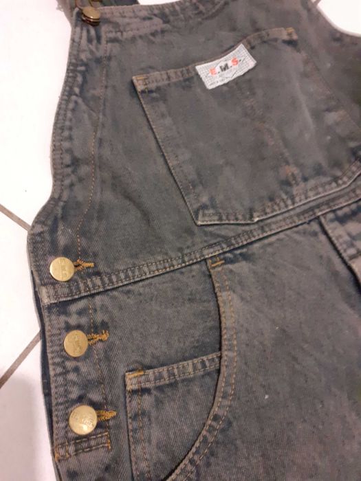 Czarne ogrodniczki jeansowe