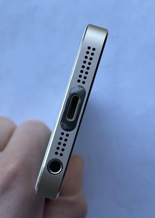 Iphone SE 32gb. Gold Neverlock ІДЕАЛЬНИЙ