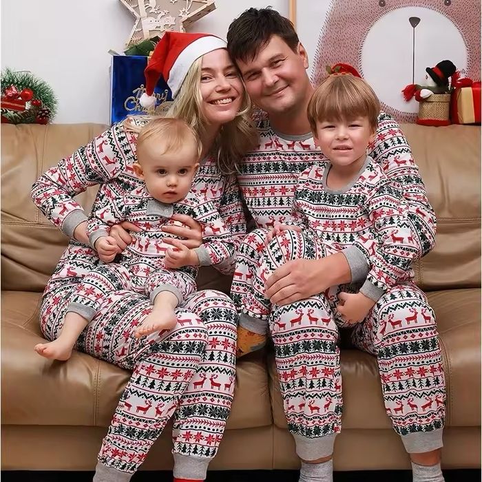 Family Look новорічний пижама новогодняя набор мама папа ребенок 3-4 г