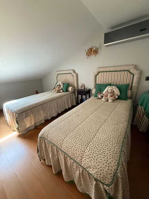 Camas single quarto duplo