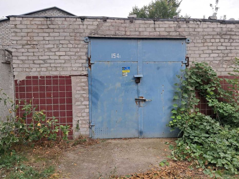 Продам гараж. Розміри 6×9м