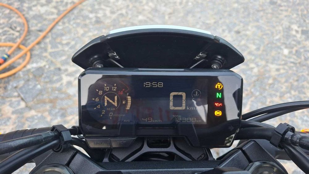 Honda CB650R | 2020 | 12.000 km | Vários Extras