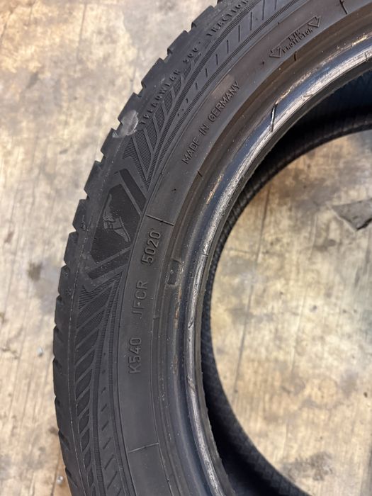 Sprzedam bardzo ładne opony całoroczne 225/50R17