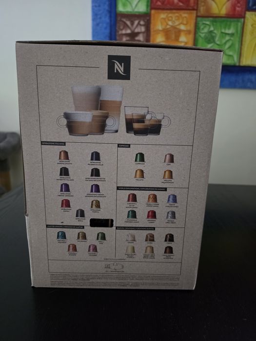Máquina café Nespresso Gran Latissima nova a estrear, preta,fatura,  garantia,  oferta cápsulas