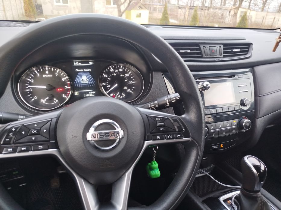 Продам авто Nissan Rogue