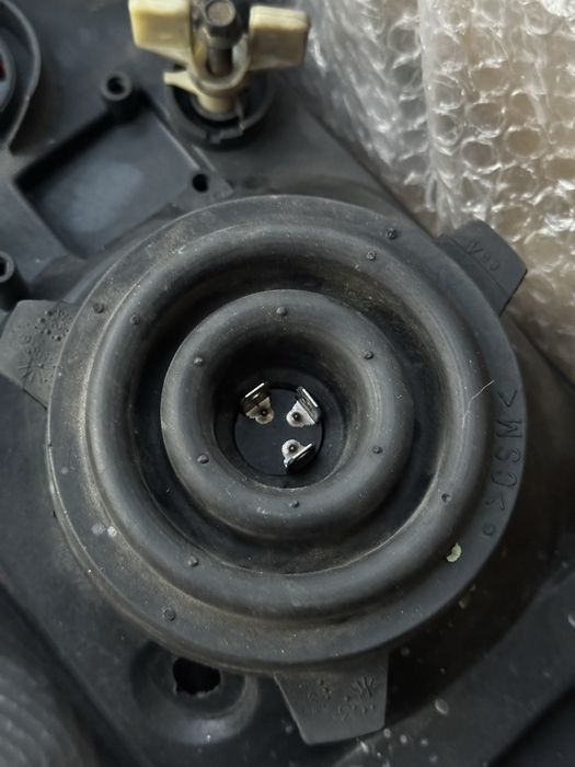 Farol esquerdo- Ótica Lancia Delta