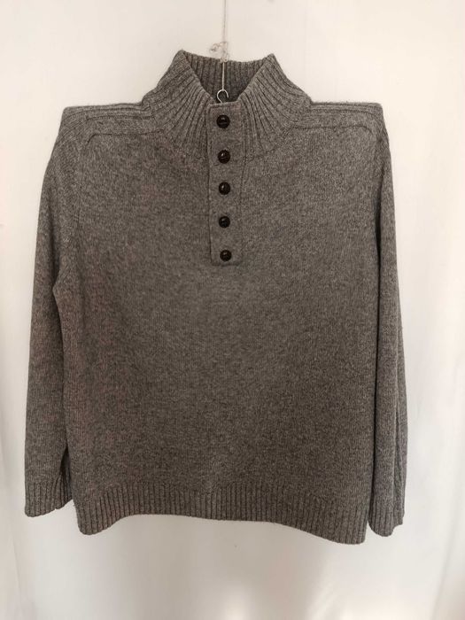 Hampton wełniany sweter golf z guzikami