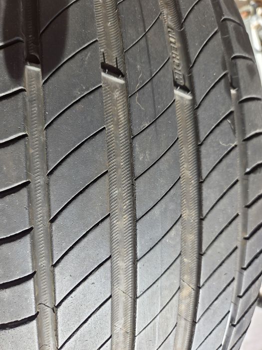 Pneu michelin 215/60/17