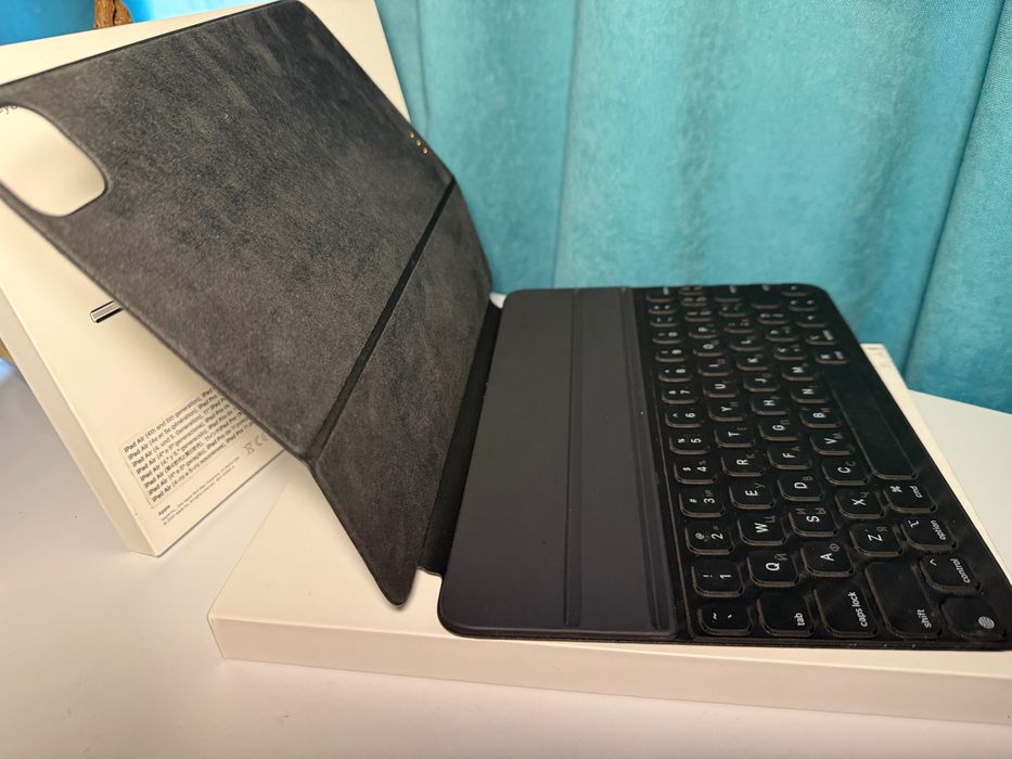 Apple Smart Keyboard Folio для iPad Pro / iPad Air 11 дюймів — оригінал