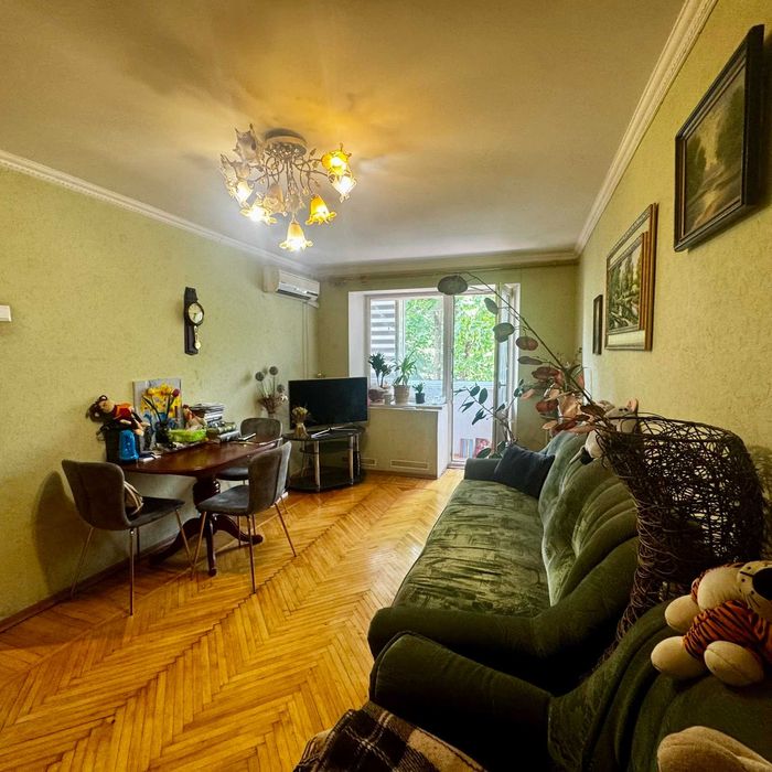 Продам отличную 3х ком квартиру метро Бот сад!