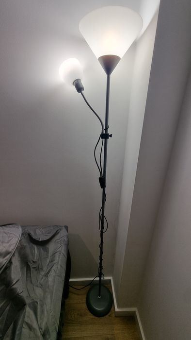 Candeeiro de chão elegante