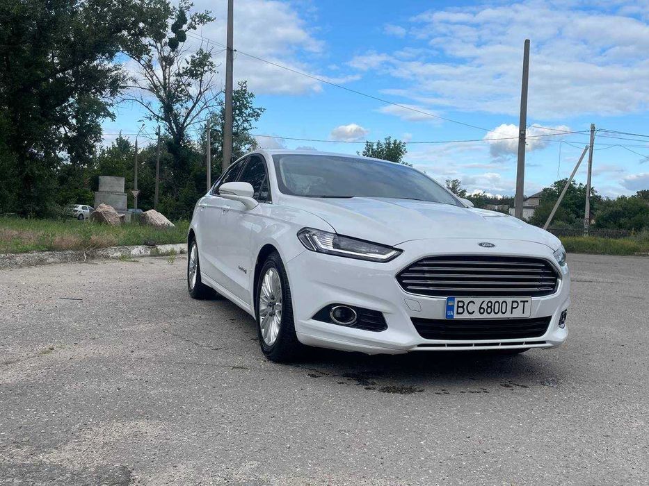 Аренда/оренда Форд Фьюжен Гибрид.