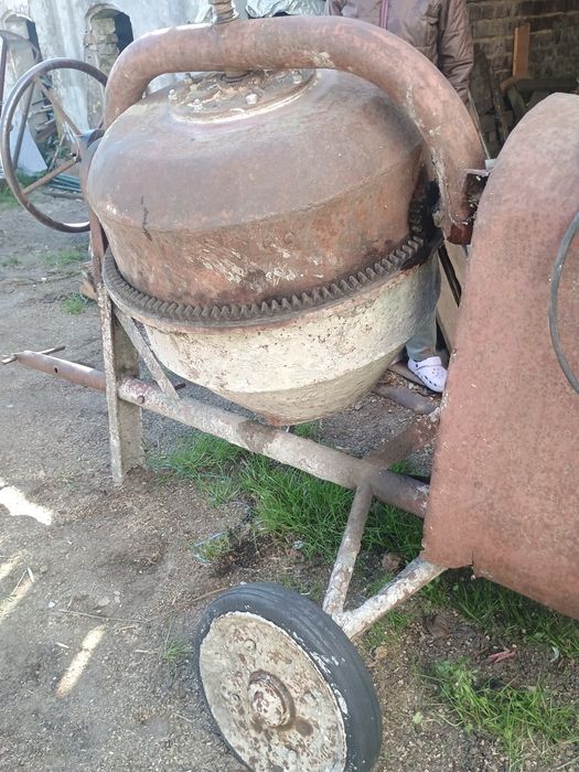Betoniarka sprawna  200 l