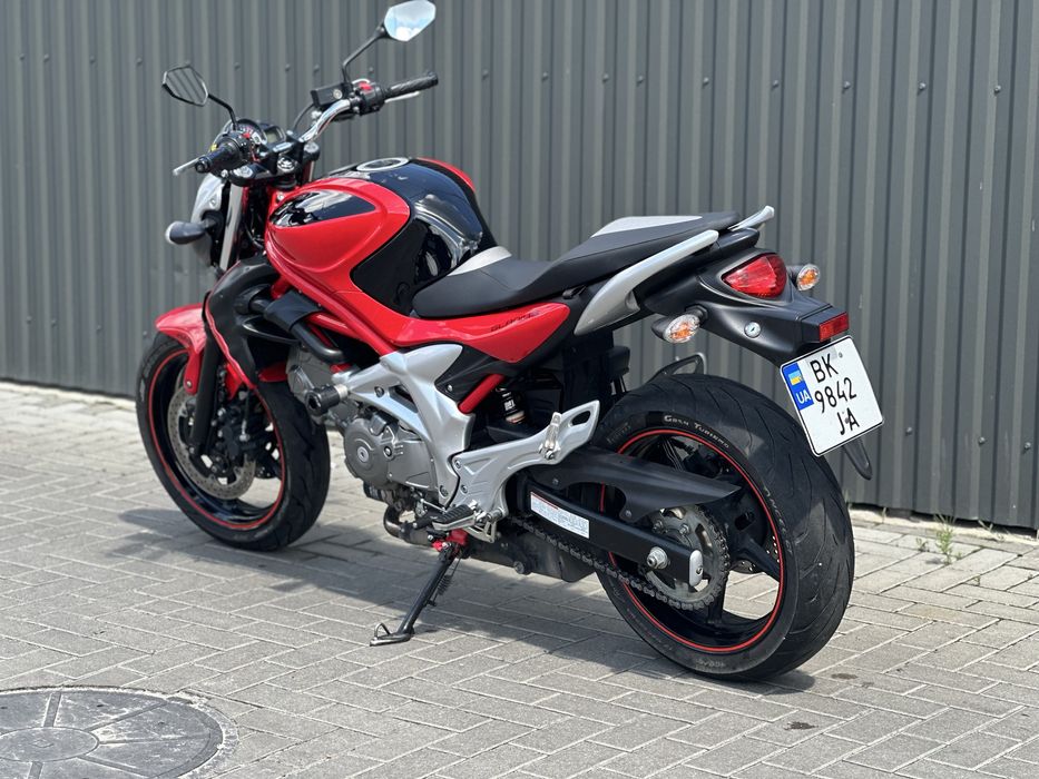 Suzuki SFV 650 (2010)