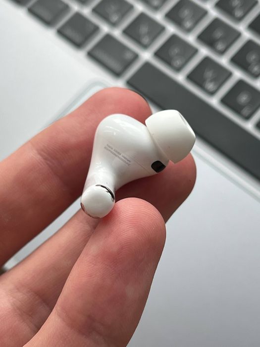 Lewą słuchawka AirPods Pro 3  Oryginałna