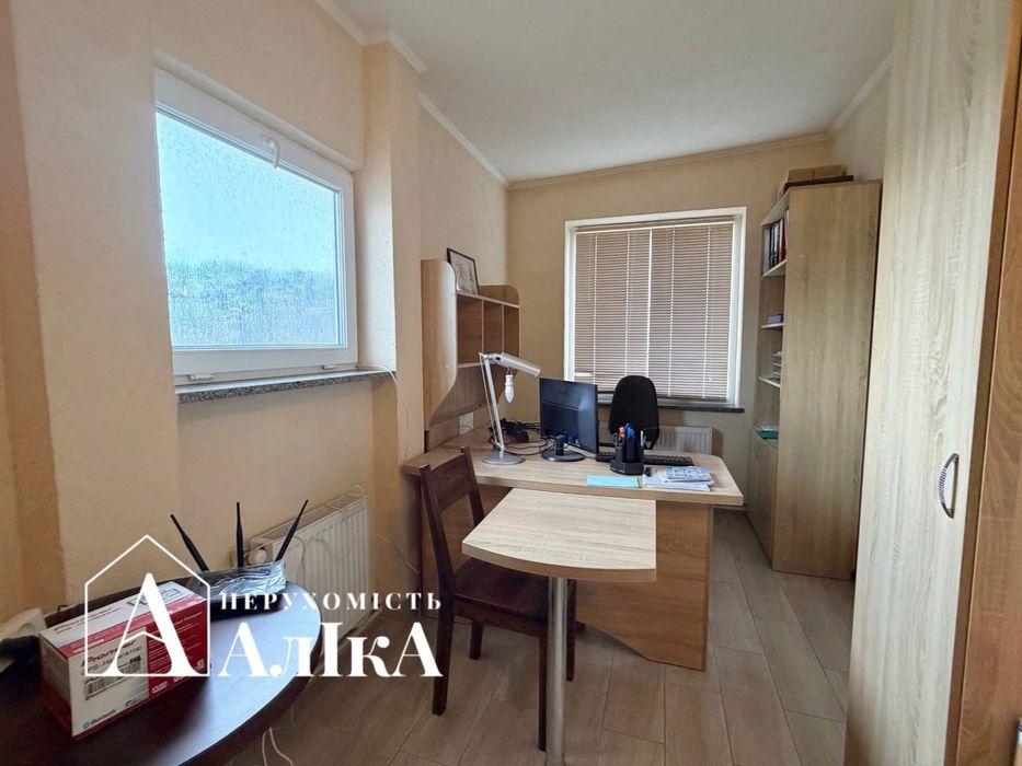 Продам фасадне приміщення ЖК Нова Будова 1