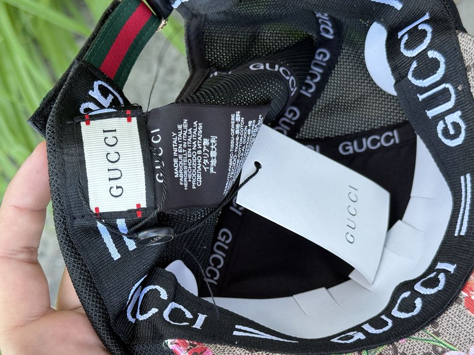 кепка Gucci.