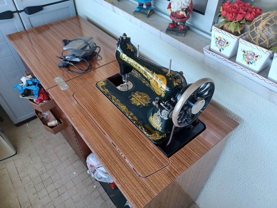 Máquina de costura antiga