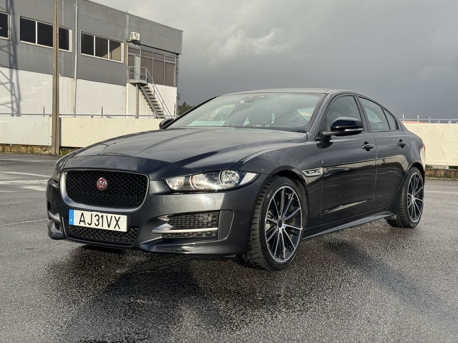 Jaguar XE R SPORT  teto de abrir