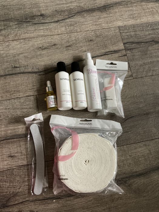 Zestaw produktów do paznokci