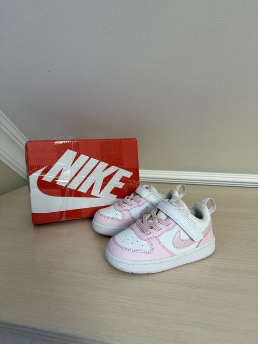 Дитяче взуття кеди кросівки туфлі сабо