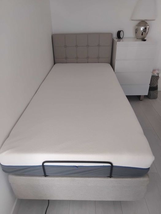 Łóżko Elektryczne Regulowane z Pilotem BELIANI