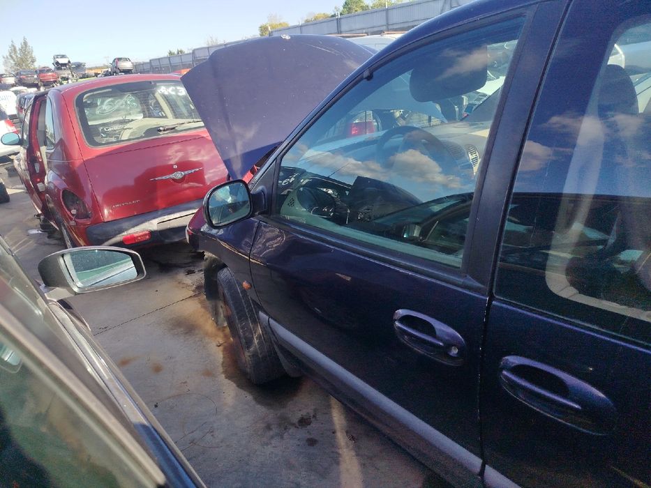 Porta frente esquerda CHRYSLER Voyager / Grand Voyager III (GS)