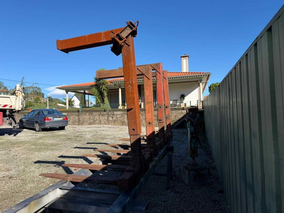 Porta paletes de grua