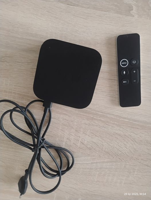 Apple TV 5 gen (A1842) + pilot (A1962) – stan idealny