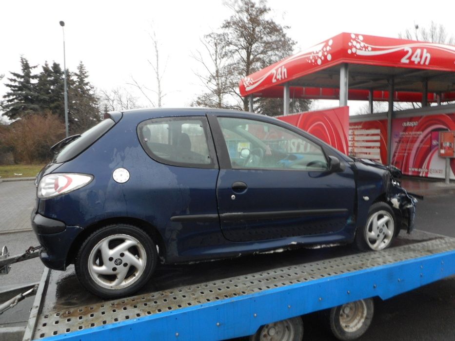 Peugeot 206,zwykły diesel 1,9,przeznaczony na części,granatowy